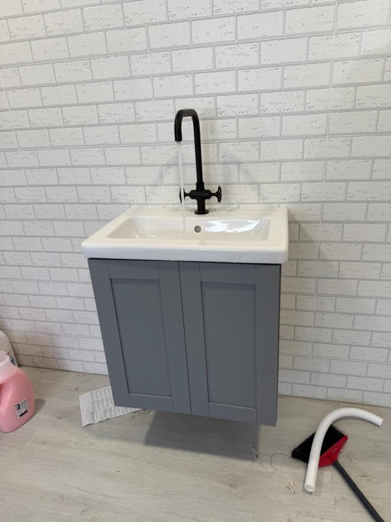 a49521cf e406 425b 83ab b5f5e35a4200